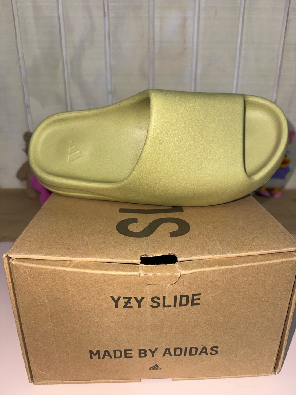 adidas Yeezy Slide - Olive Green - Picture 4 of 5